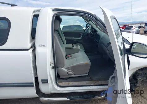 2000 Toyota Tundra Sr5 V8 from USA, damaged, VIN 5TBKT4414YS117494